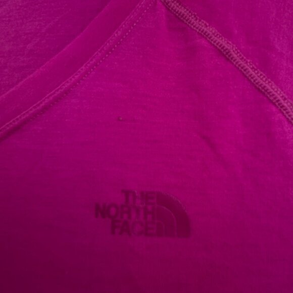 The North Face Women’s T-shirt 2XL Vaporwick Pink Short Sleeve Outdoor Hiking - Picture 7 of 13